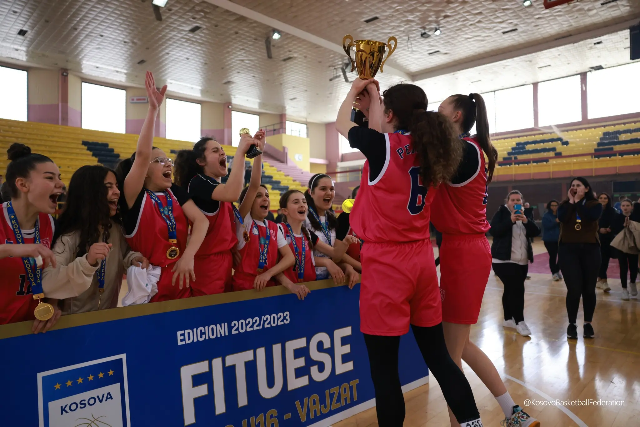 Pamje nga ndeshja AA Prishtina - Peja 03 U16